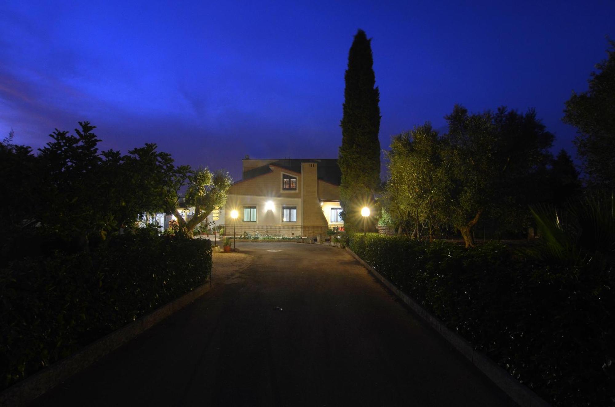 B&B Villa Vittoria มาลเย ภายนอก รูปภาพ